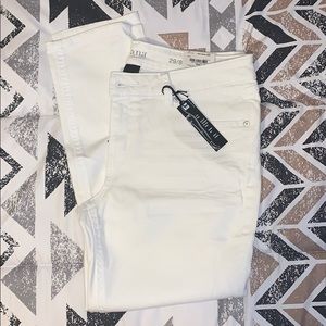 ANA Skinny Ankle Jean